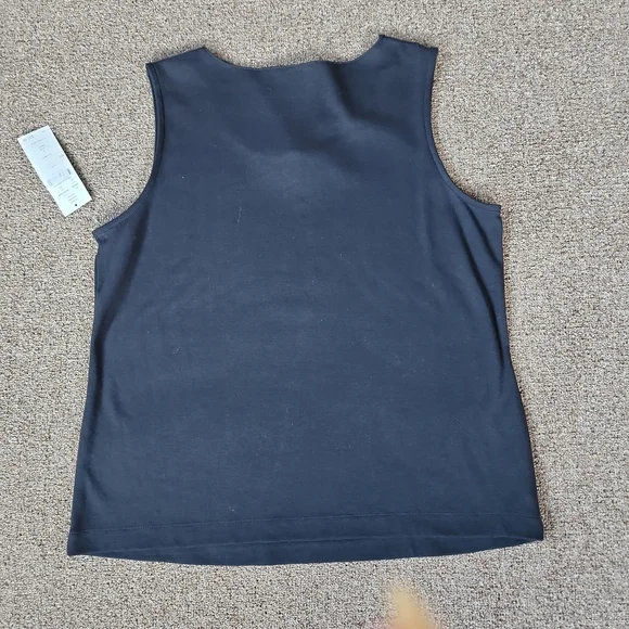 Top - Picture 9 of 15